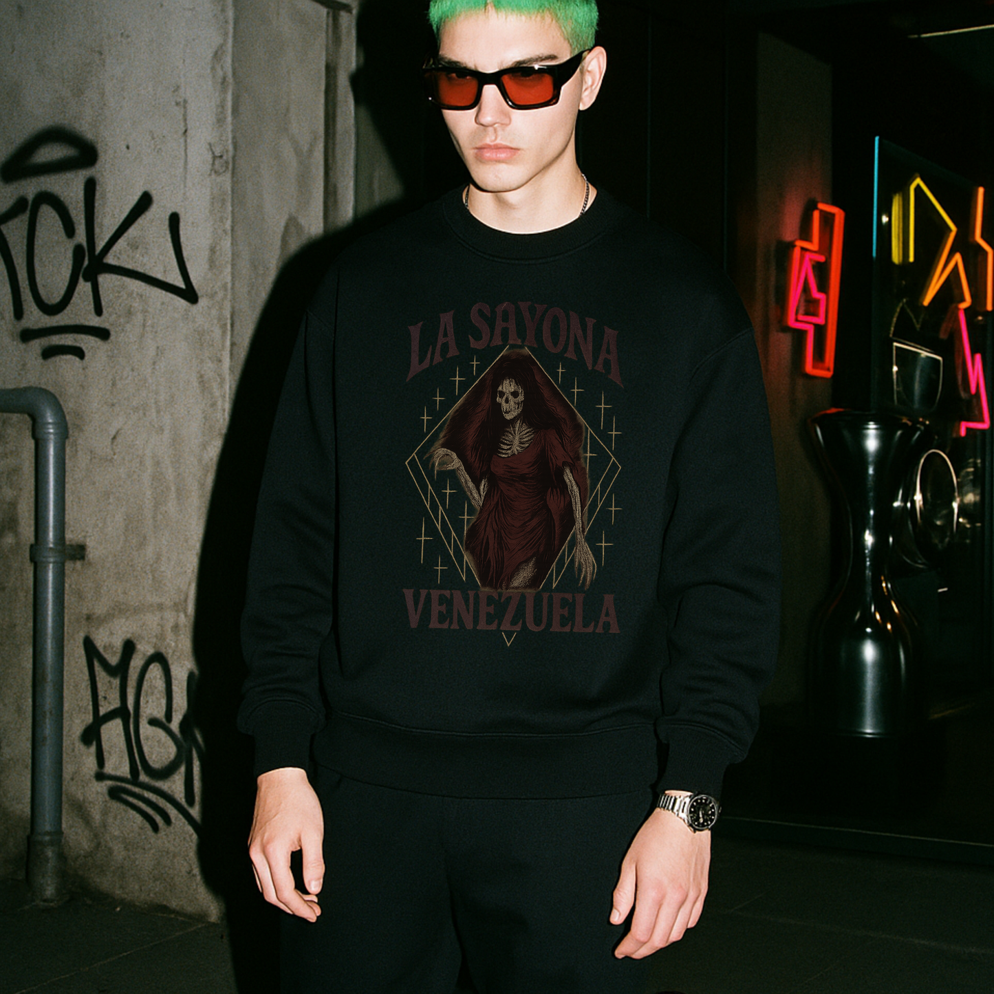 La Sayona | Classic Unisex Crewneck Sweatshirt